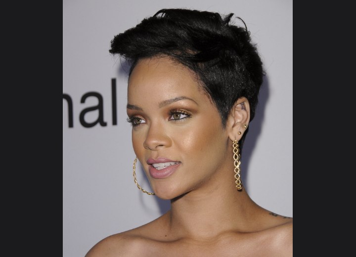 Hair Styles Older on Rihanna S Short Hairstyle With Tapering And Keri Hilson S Smooth Short