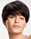 Demi Moore short hair look
