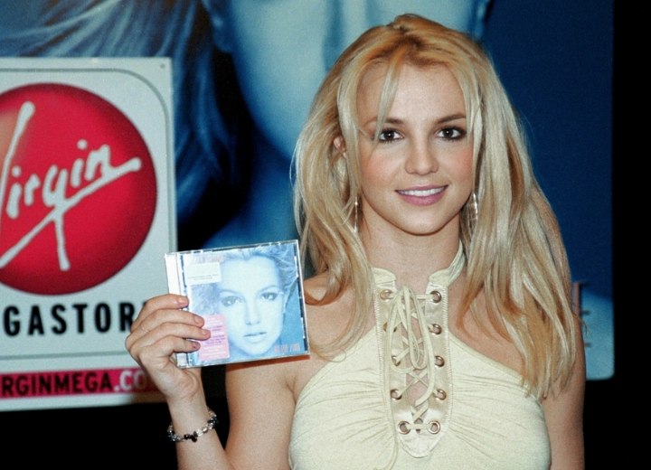  Britney Spears long hair open with layers to increase the 
