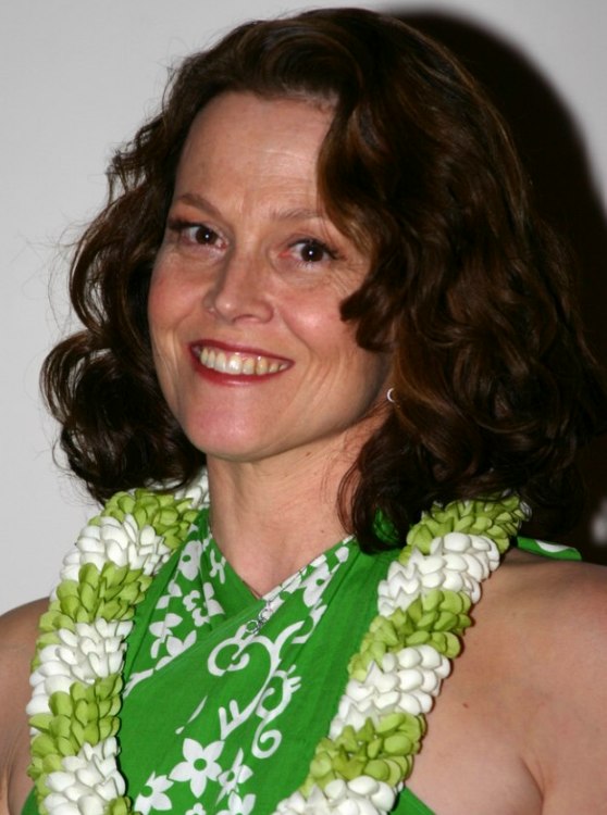 Sigourney Weaver Natural Hair Color - Best Hairstyles Ideas for Women ...