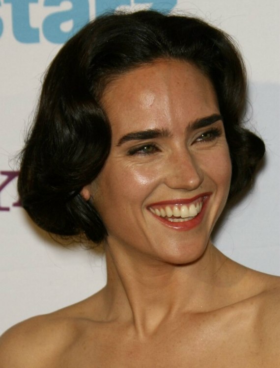 Jennifer Connelly wearing her hair in a short 1920s inspired style