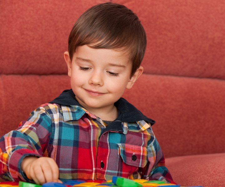 Haarschnitt fr einen kleinen Jungen