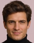Peinado masculino con un tupé