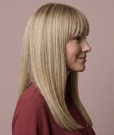 Corte de pelo largo con líneas rectas