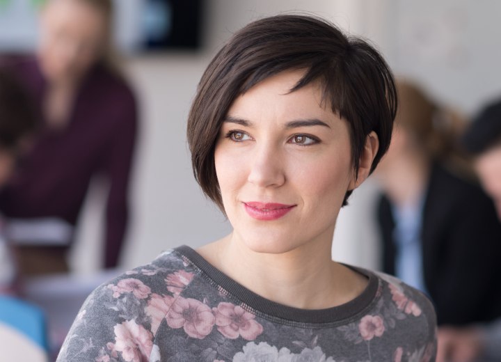 Coupe de cheveux pour un nez pointu