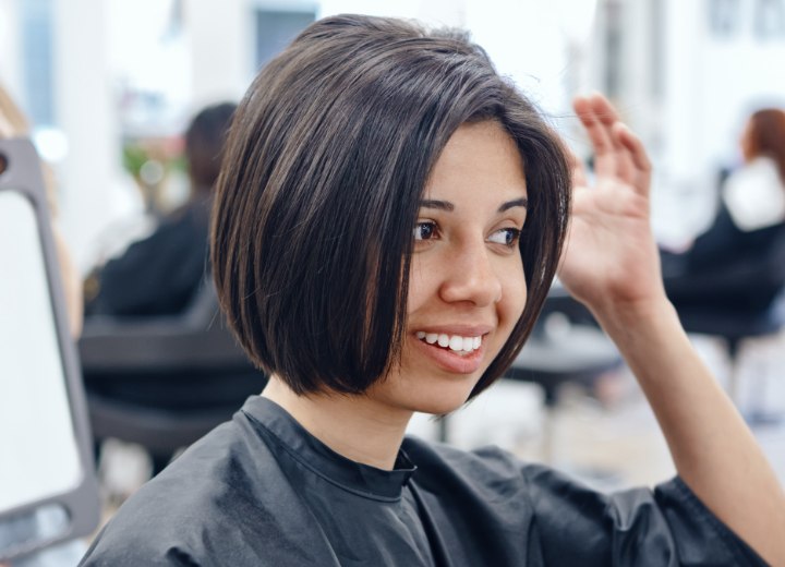 Aprs la coupe de cheveux en carr