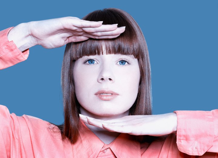 Fille avec une forme de visage carrée