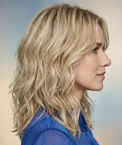 Coiffure longue avec des d&eacute;grad&eacute;s douces