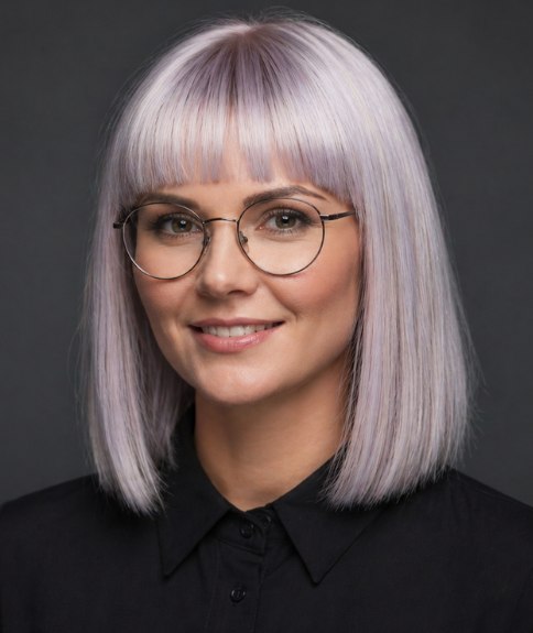 Carr&eacute; couleur lavande avec une frange