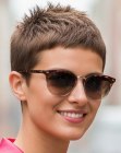 Coupe courte féminine au style boyish