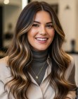 Cheveux longs avec des ondulations douces
