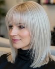 Carré long blond platine