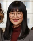 Cheveux asiatiques longs et raides