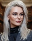 Cheveux longs blond platine