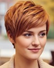 Cheveux courts dynamiques