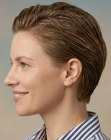Cheveux courts avec effet mouill&eacute;