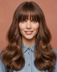 Coiffure longue avec des ondulations