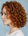 Cheveux roux boucl&eacute;s
