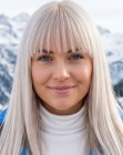 Longs cheveux blond platine