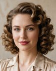 Coiffure bouclée anées 1940