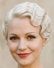 Cheveux blond platine, ann&eacute;es 1930