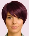 Cheveux couleur bordeaux