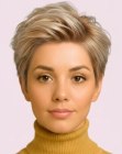 Coiffure courte féminine