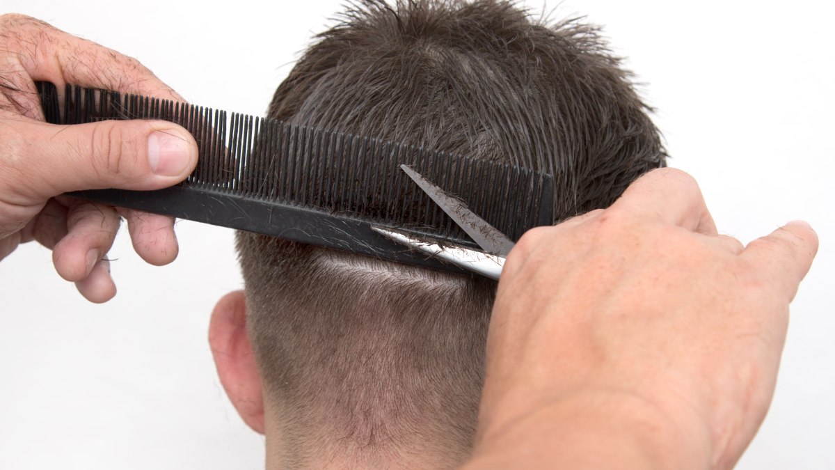 male haircutting