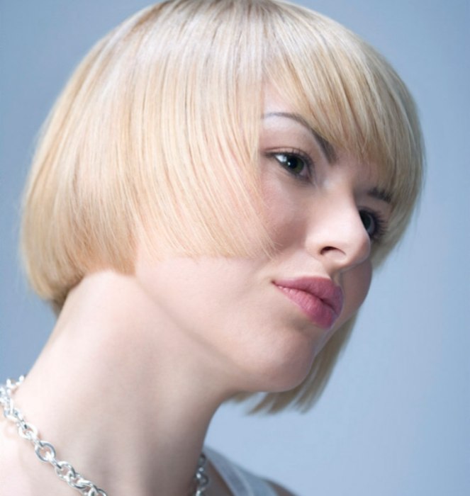 Spring hairstyles fashion | Short haircuts and strong hair colors