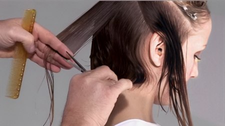 Cut an A-line bob - Balance and weight control of the hair
