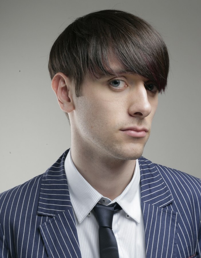Timeless men's hairstyle that combines modern and classic elements