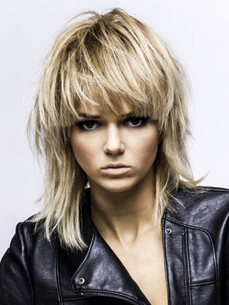 Seductive hairstyles with elements of the shag and the bob