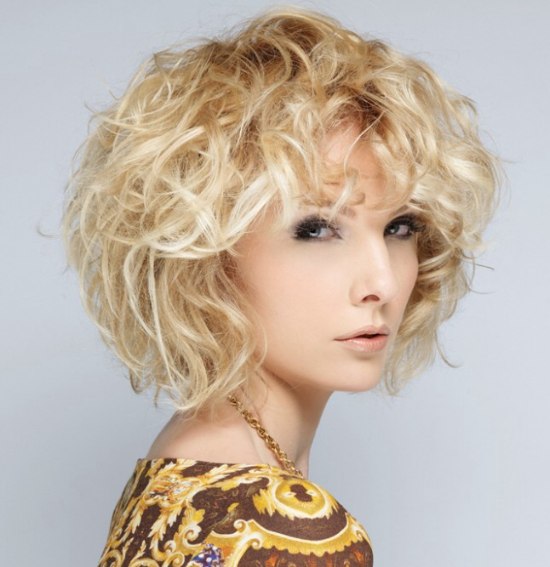 30 Amazing Hairstyles for Thin Curly Hair to Try in 2024