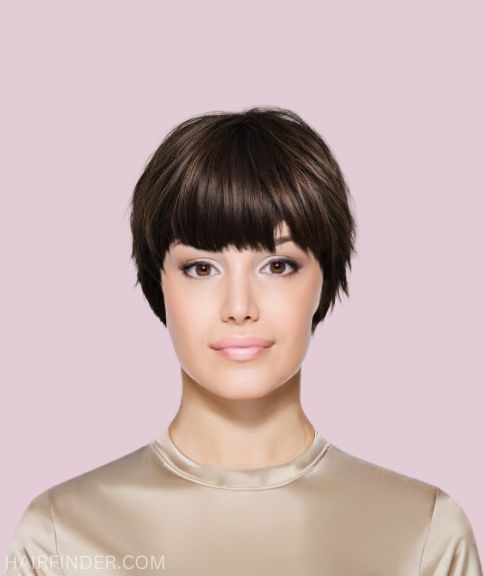 Pixie cut with super short sides and a slimming effect